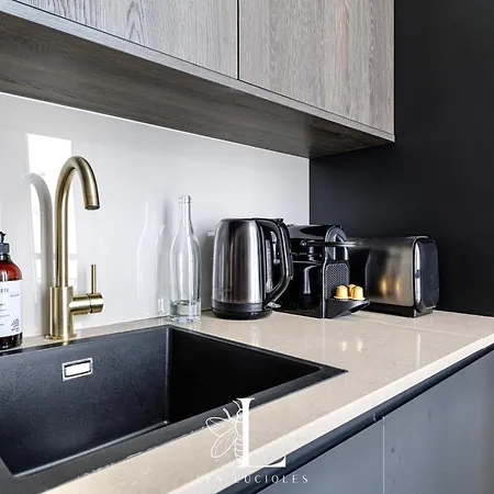 Les Lucioles 6 - Luxury 1 Bedroom شقة
